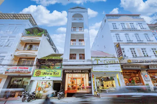 Ngoc Sang 1 Hotel - ที่มีอ่างอาบน้ำ