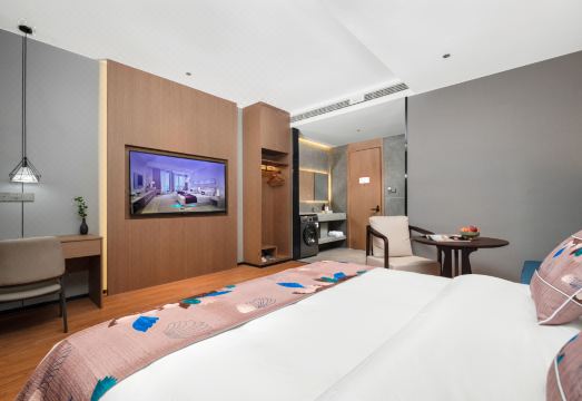 Huanghe Holiday Hotel Over view