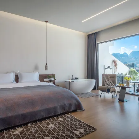 Xingyi Wanfeng Linyueqili B&B