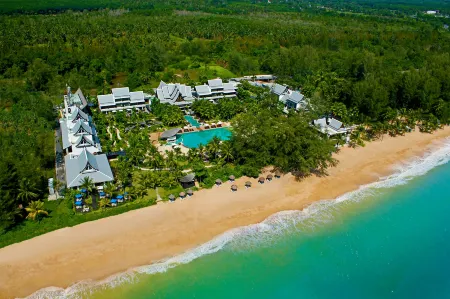 Maikhao Dream Villa Resort and Spa Отели рядом с достопримечательностью «Gig's Jam Club»