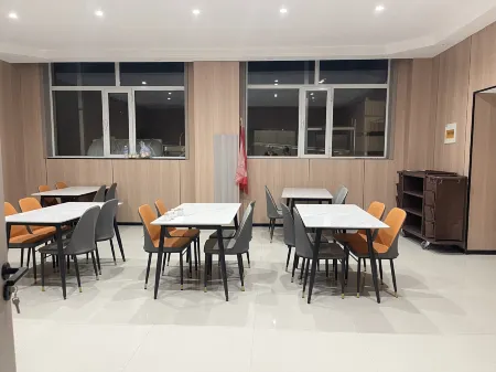 Hexin Hotel Отели в г. Шэньчи