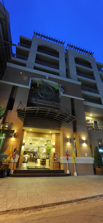 รูปภาพของโรงแรมเดอะ ไวท์เฮ้าส์ คอนโดเทล