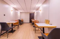 Luxiaolu PLUS Hotel (Xinxiang University Town)