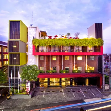 Sevn Legian Отели рядом с достопримечательностью «Пляж Дабл-Сикс»