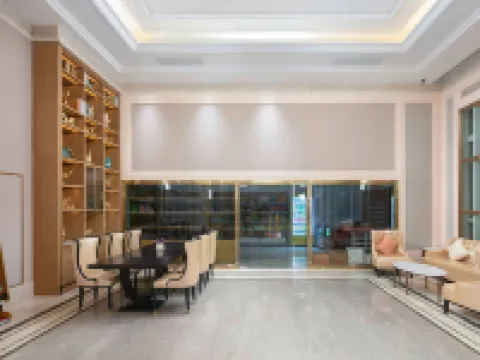 Vienna Hotel (Jishou High-Speed Railway East Station)