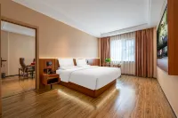 Maoshanwu Yiju Hotel (Fuyang Shanghecheng) Hotels near Kunlun Dongyuan Vegetable Market (Fenghuang East Road)