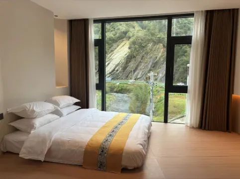Linjian Ruya Guesthouse (Huangshan Hongcun Scenic Area Branch)