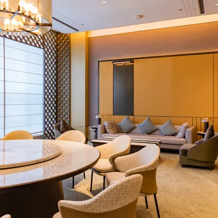 International Hotel.LuoYang