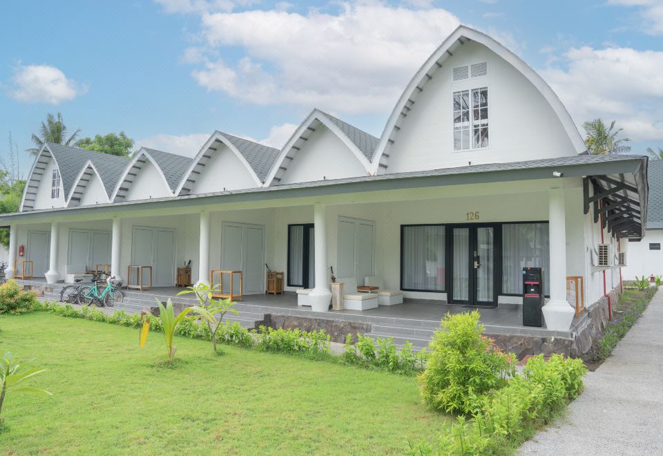 잠불루욱 리조트 수영장