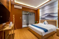 Floral Hotel·Guilin Companion Star Heyuan Homestay (Guilin Liangjiang Sihu Dongxi Lane Store)