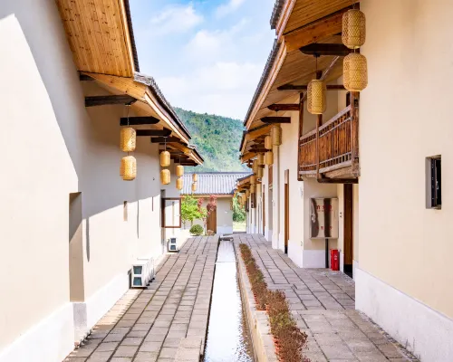 Longnan Qianxin Town Mountainside Hot Spring Resort Hotel Hotel a Longnan