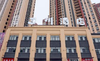 Sanchuan Hotel