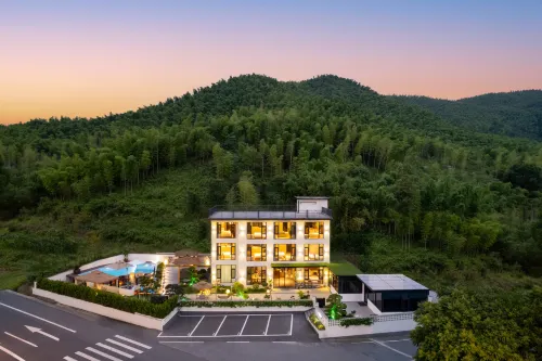 Anji Xuchenyin Wangzhu Guanshan Light Luxury Holiday Villa Meisu (Anji Yunshang Grassland Store)