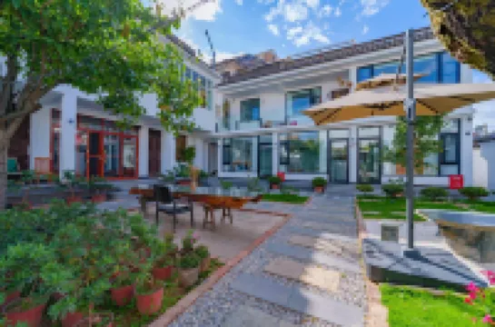 Dali Guiyin Homestay (Erhai Caicun Longkan Wharf Branch)