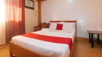 RedDoorz @ Farm Side Hotel Laoag City