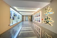 Huayu Hotel (Huimin Street Branch of Xi'an Zhonglou Subway Station)