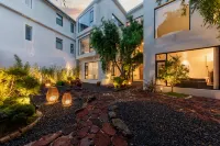 Sanji Liulu Holiday Homestay in Shangri-La City (Dukezong Ancient City Store) - spa
