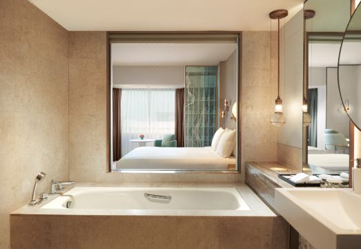 2. 힐튼 페탈링 자..