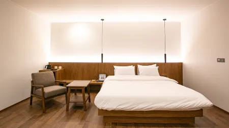Hotel Emok