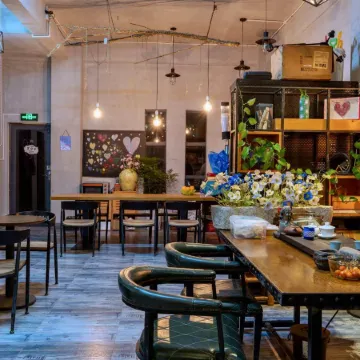 Houyuan Qisu Creative Theme Hostel