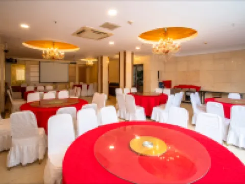 Qijun Hotel (Liling No.1 High School Railway Station Branch) فنادق في ليلينغ