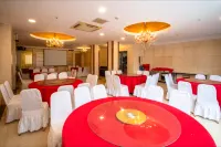 Qijun Hotel (Liling No.1 High School Railway Station Branch)