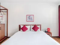 Ruamchitt Plaza Hotel Hotels near Korean Town