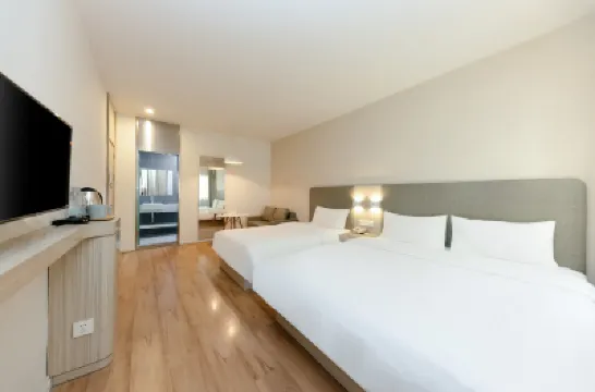 Home Inn (Huatinglin Tao Road Metro Station, Shanghai) Hotels in Shanghai