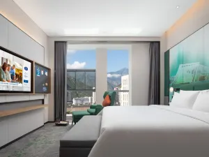 햄튼 바이 힐튼 룽난 고속철도역