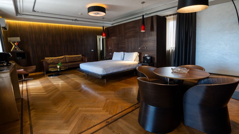 Divina Luxury Hotel