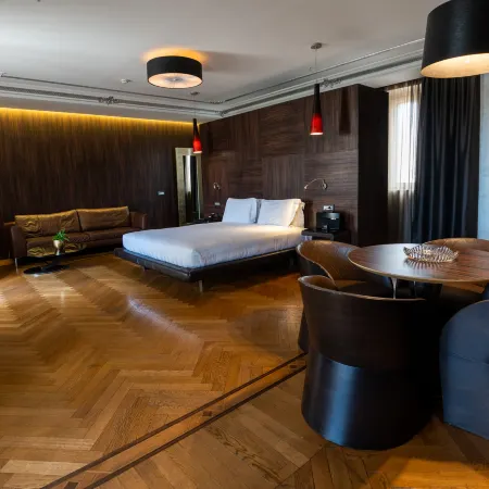 Divina Luxury Hotel Отели рядом с достопримечательностью «Виа Венето»