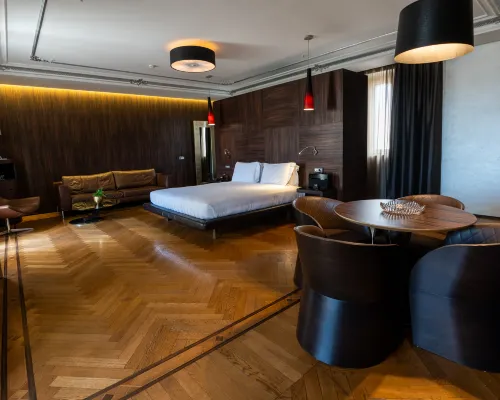 Divina Luxury Hotel Hotels near Globe Theatre