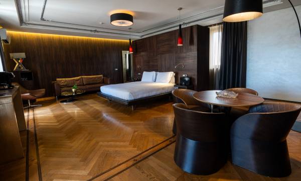 Divina Luxury Hotel