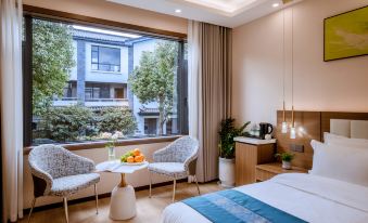 Purple Elm Hotel (Dali Ancient City Hotel)