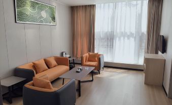 Pinghe Regional Tourism Distribution Service Center Hotel