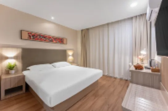 Bolan Hotel (Ningbo Railway Station Tianyi Pavilion)