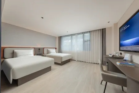 Guangzhou Yuexiu Yangji Subway Station QingJu Hotel