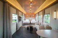 Le Platform Train B&B