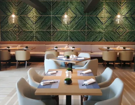 Bincheng Hotel (Xiangxiang Railway Station) Отели в г. Сянсян