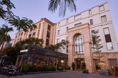 Le Haute Hotel Hai Phong Отели рядом с достопримечательностью «До Сына сценическая зона»