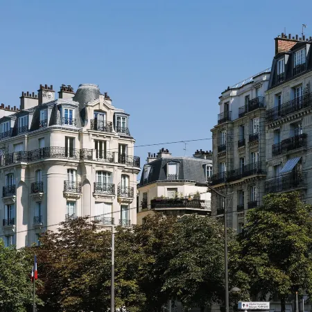 Hipotel Paris Gambetta République Отели рядом с достопримечательностью «19-й округ: Ля Вилетт»