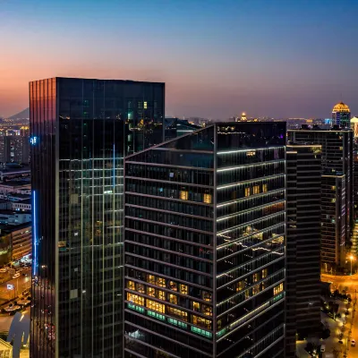 MOMENT·Yishi Hotel（Chongqing Guanyinqiao Pedestrian Street Jiujie Store） Hotels near Jiang Bei
