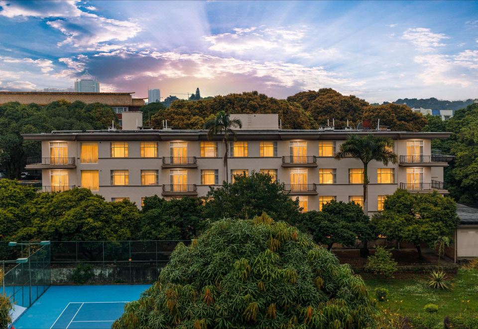 hotel overview picture