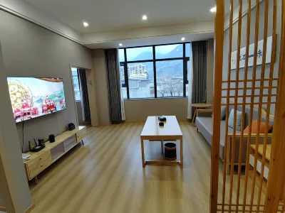 Maoxian Qingfeng Xiaolou Hotels near Chinese Ancient Castle of Erma