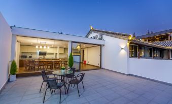 Tengchong pillow breeze Inn