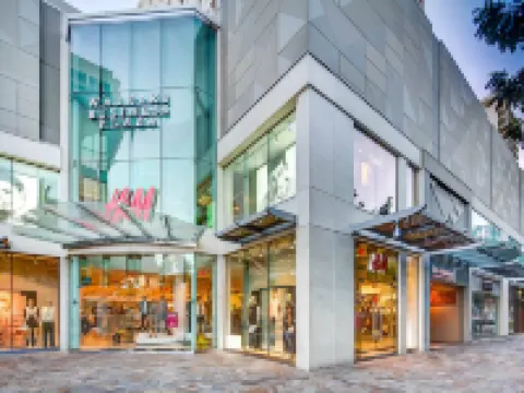 เฟิร์ส เคบิน อินเตอร์เนชั่นแนล ฮาวาย โรงแรมในโฮโนลูลู