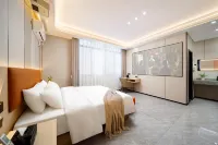 Cloud Holiday Hotel (Zhangzhou Changtai Hello Plaza Store)