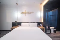 Chongqing YaQi Hotel（Jiefang Tablet shop）