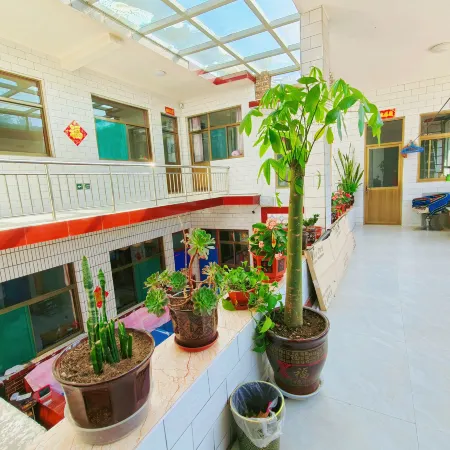 Lingshi Yijia Accommodation