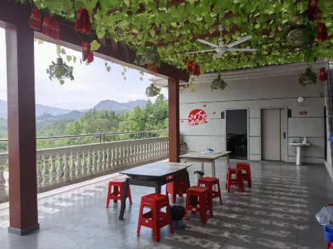 Yanhe Tangba Longteng Hotel